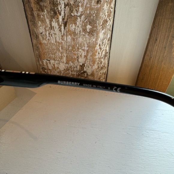 Burberry Sunglasses BE4318 - Picture 13 of 16